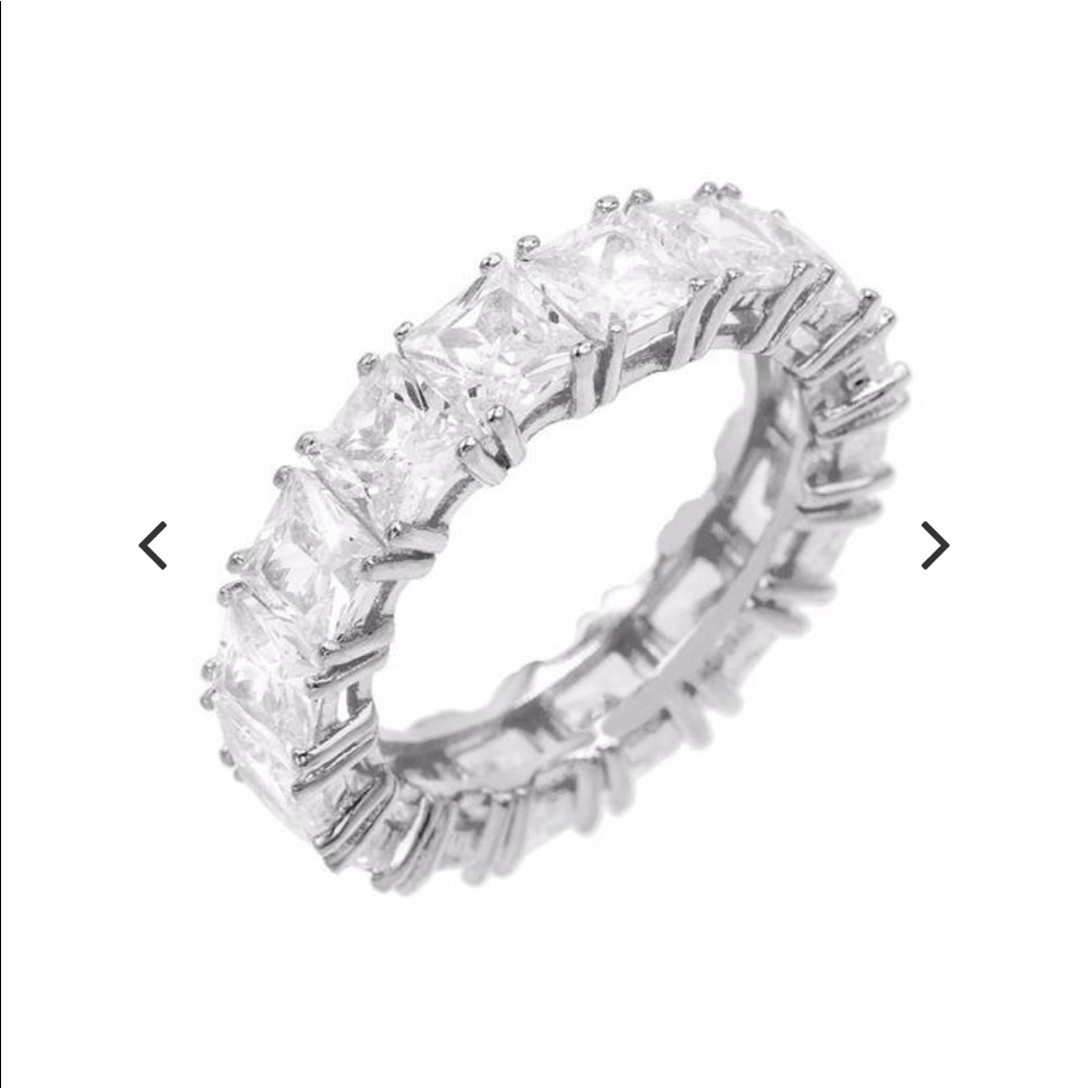 BRAND NEW Diamond ring